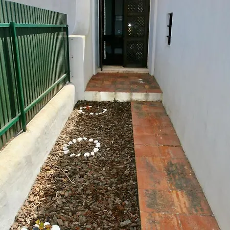 Jacaranda - 550m From The - Free Wifi - By Bedzy Вилла