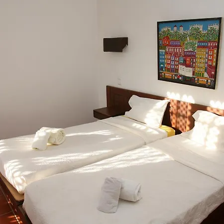 Jacaranda - 550m From The - Free Wifi - By Bedzy 别墅