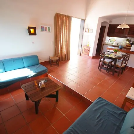 Jacaranda - 550m From The - Free Wifi - By Bedzy *