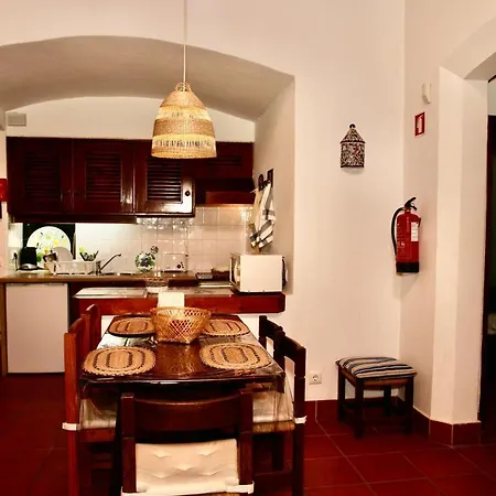 Jacaranda - 550m From The - Free Wifi - By Bedzy Вілла