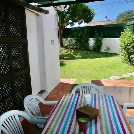 Jacaranda - 550m From The - Free Wifi - By Bedzy *